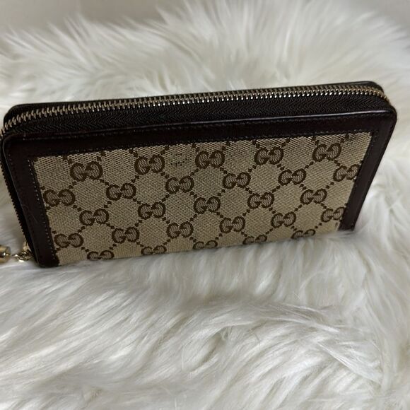 💯Authentic Gucci Zipped Long Wallet 🍀 - Picture 12 of 16